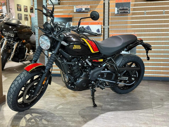 2025 Royal Enfield Guerrilla 450, чёрный - вид 3