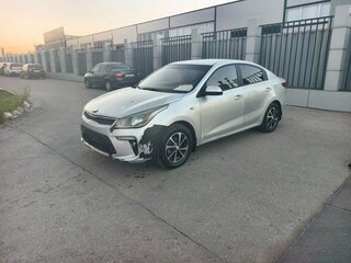 2017 Kia Rio IV, серебристый, 699000 рублей, вид 1