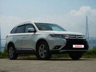 2015 Mitsubishi Outlander III Рестайлинг 2, белый, 1300000 рублей, вид 1