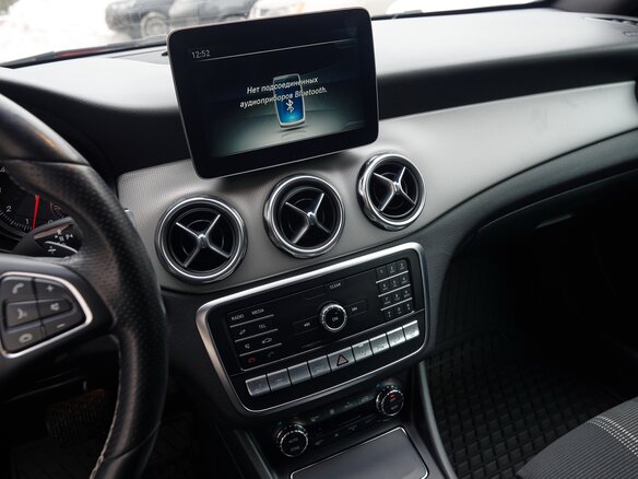2017 Mercedes-Benz GLA 250 I (X156), красный - вид 14