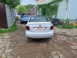 2016 Volkswagen Polo V Рестайлинг, белый, 475000 рублей, вид 2