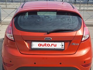 2015 Ford Fiesta Mk6 Рестайлинг, красный, 900000 рублей, вид 3