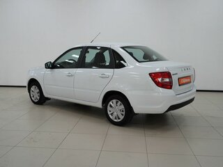 2022 Lada (ВАЗ) Granta I Рестайлинг, белый, 630000 рублей, вид 2