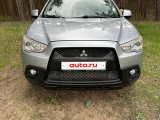 2010 Mitsubishi ASX I, серебристый, 700000 рублей, вид 2