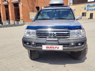 2003 Toyota Land Cruiser 105 100 Series Рестайлинг 1, серебристый, 2400000 рублей, вид 1