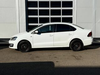 2018 Volkswagen Polo V Рестайлинг, белый, 1100000 рублей, вид 2