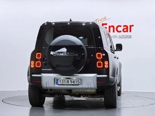 2024 Land Rover Defender 110 II, чёрный, 11531336 рублей, вид 4