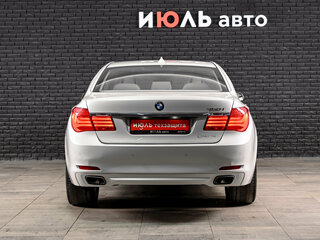 2011 BMW 7 серии 750i xDrive V (F01/F02/F04), белый, 1700000 рублей, вид 5