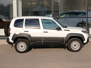 2024 Lada (ВАЗ) Niva Travel I, белый, 949900 рублей, вид 4