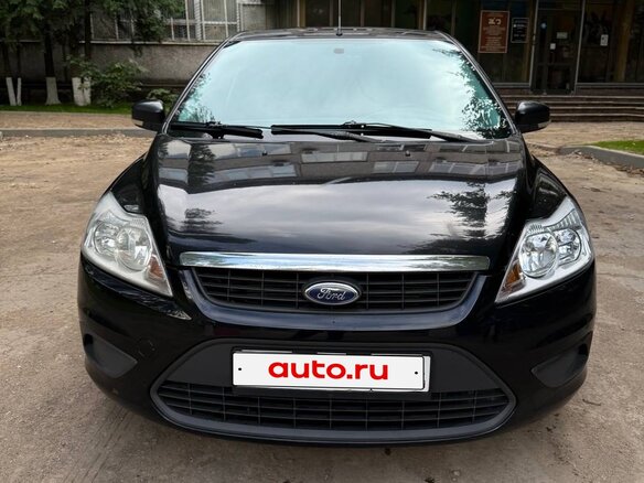 2010 Ford Focus II Рестайлинг, чёрный - вид 1
