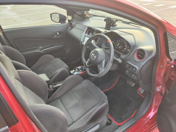 2018 Nissan Note Nismo e-Power II Рестайлинг, красный, 1500000 рублей - вид 14