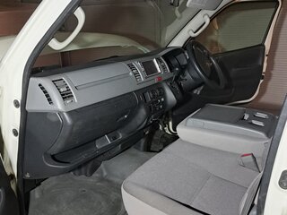 2009 Toyota HiAce H200, белый, 2050000 рублей, вид 5