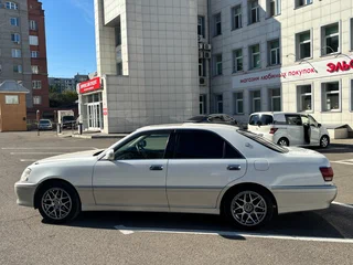 2001 Toyota Crown XI (S170), белый, 800000 рублей, вид 4