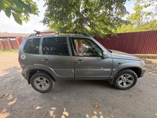 2014 Chevrolet Niva I Рестайлинг, серый, 620000 рублей, вид 3