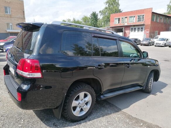 2011 Toyota Land Cruiser 200 Series, чёрный - вид 2