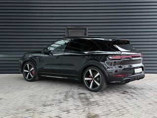 2025 Porsche Cayenne GTS III Рестайлинг, чёрный, 26500000 рублей, вид 3