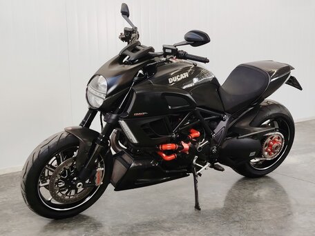 2012 Ducati Diavel Carbon, чёрный, 839000 рублей, вид 4