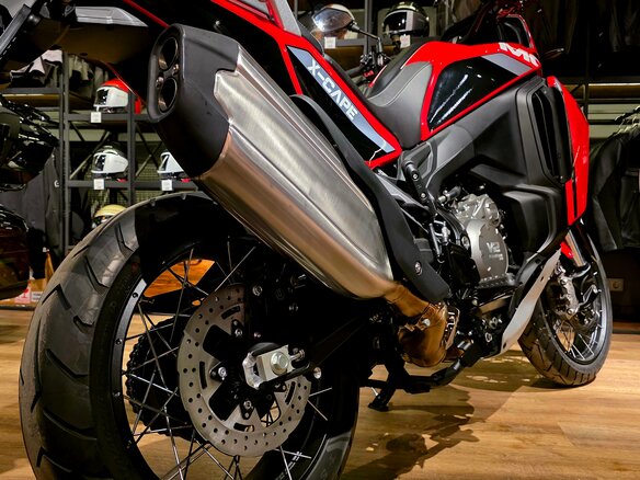 2026 Moto Morini X-CAPE 650, красный, 1499900 рублей - вид 13