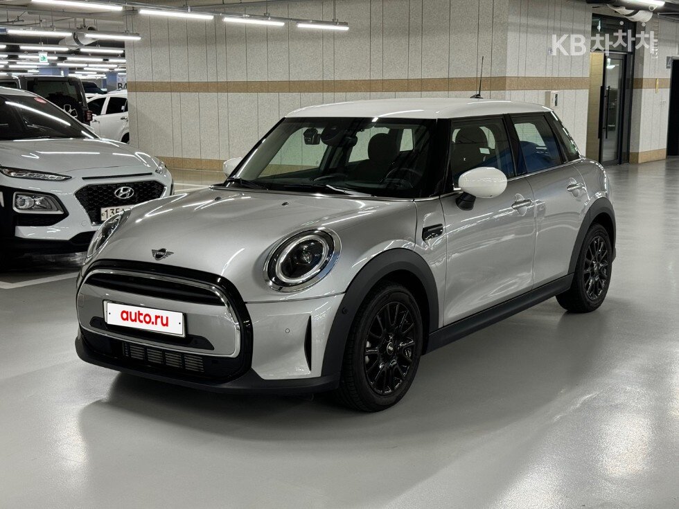 Открыть фотографии: Mini Hatch III (F55/F56) Рестайлинг 2