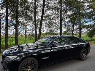 2009 BMW 7 серии Long 740Li V (F01/F02/F04), чёрный, 1200000 рублей, вид 3