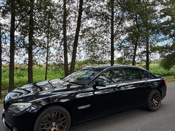 2009 BMW 7 серии Long 740Li V (F01/F02/F04), чёрный, 1200000 рублей - вид 2