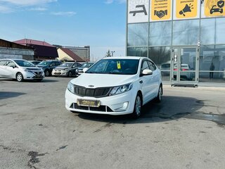 2012 Kia Rio 4-speed III, белый, 799000 рублей, вид 2