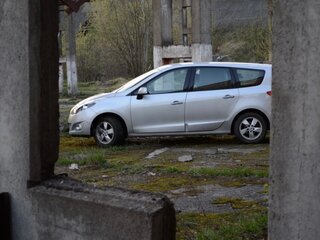 2009 Renault Scenic II Рестайлинг, серебристый, 680000 рублей, вид 2