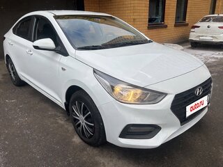 2017 Hyundai Solaris II, белый, 735000 рублей, вид 1