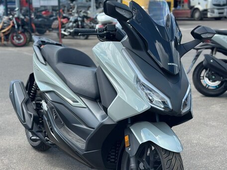 2026 Honda Forza, серый, 950000 рублей, вид 3