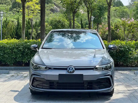 2021 Volkswagen Golf VIII, серый, 2300000 рублей, вид 2