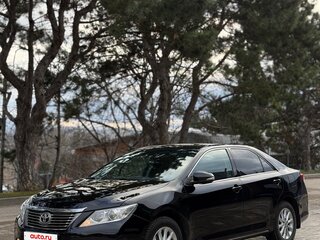 2013 Toyota Camry VII (XV50), чёрный, 1695000 рублей, вид 1