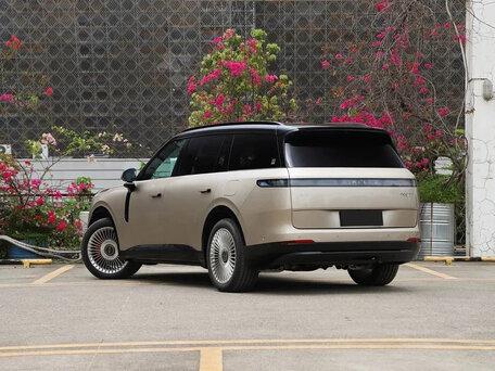 2026 Lynk & Co 900, бежевый, 7600000 рублей, вид 5