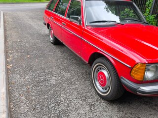 1981 Mercedes-Benz W123 230, красный, 2800000 рублей, вид 4