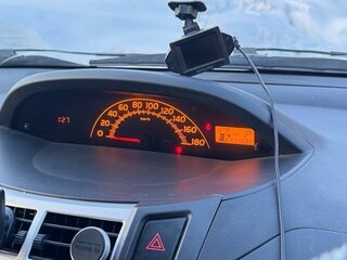 2010 Toyota Vitz II (XP90), красный, 550000 рублей, вид 1