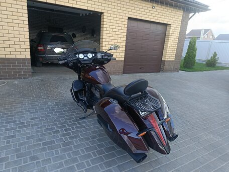 2013 Victory Cross Country, коричневый, 900000 рублей, вид 1