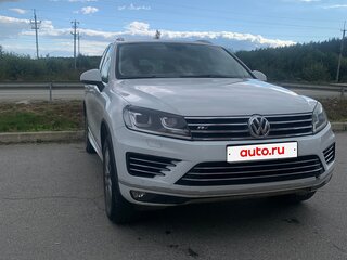 2017 Volkswagen Touareg II Рестайлинг, белый, 3800000 рублей, вид 1