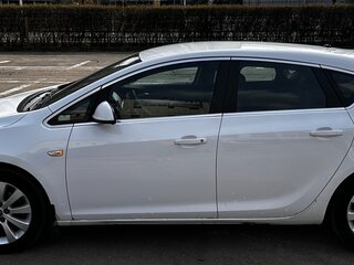 2011 Opel Astra J, белый, 650000 рублей, вид 2
