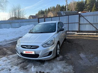 2013 Hyundai Solaris I, серебристый, 420000 рублей, вид 5