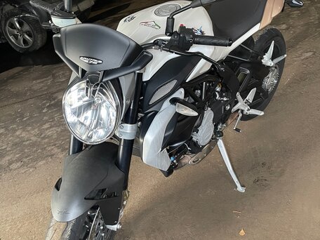 2013 MV Agusta Brutale 675, белый, 515000 рублей, вид 4