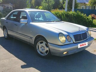 1999 Mercedes-Benz E-Класс 320 II (W210, S210), серебристый, 470000 рублей, вид 1