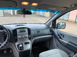 2011 Hyundai H-1 6-speed II, чёрный, 2000000 рублей, вид 3
