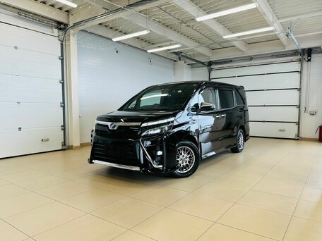 Toyota Voxy III (R80) Рестайлинг
