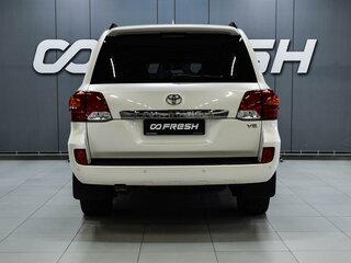 2013 Toyota Land Cruiser 200 Series Рестайлинг 1, белый, 4840000 рублей, вид 4