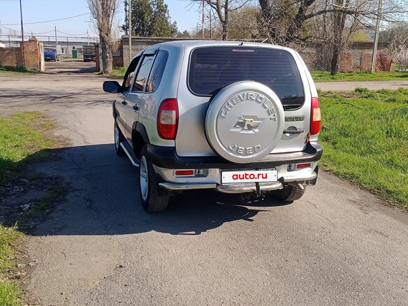 2005 Chevrolet Niva I, серебристый, 450000 рублей - вид 4