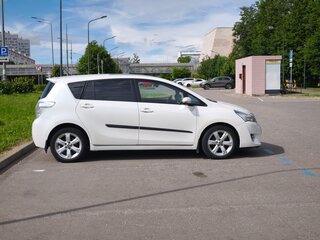 2014 Toyota Verso I Рестайлинг, белый, 1460000 рублей, вид 4