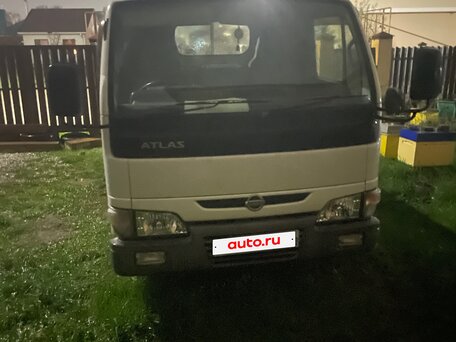 2003 Nissan Atlas, белый, 1800000 рублей, вид 2