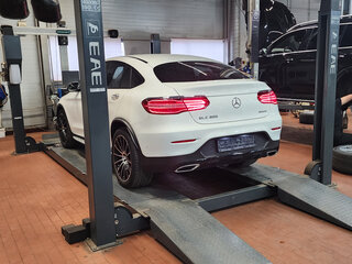 2019 Mercedes-Benz GLC Coupe 300 I (C253), белый, 4950000 рублей, вид 3