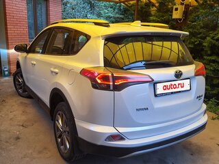 2019 Toyota RAV4 IV (XA40) Рестайлинг, белый, 2900000 рублей, вид 3