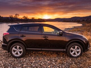 2017 Toyota RAV4 IV (XA40) Рестайлинг, чёрный, 2250000 рублей, вид 1