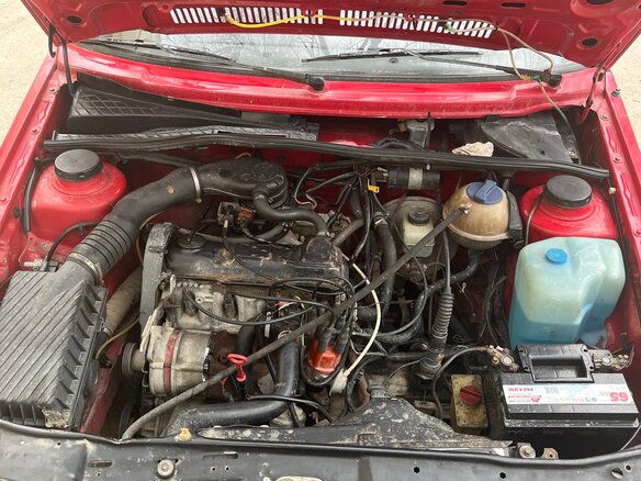 1990 Volkswagen Jetta II, красный, 150000 рублей - вид 3